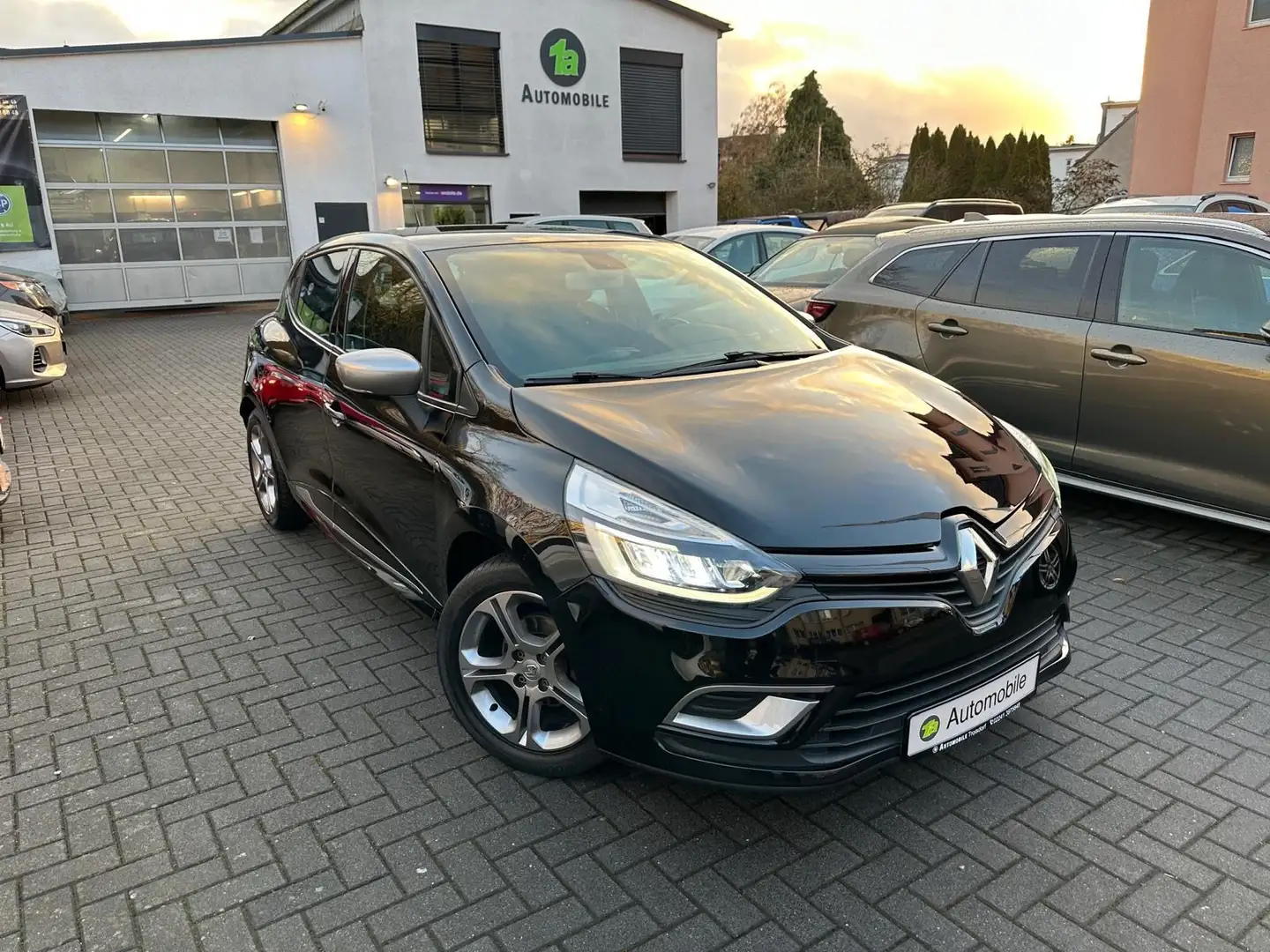 Renault Clio IV Limited GT Line*NAVI*DAB*SHZ*TEMPO*LED Schwarz - 1