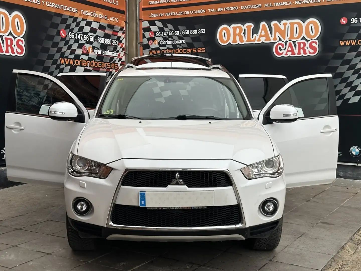 Mitsubishi Outlander 220DI-D Kaiteki SST Blanc - 2
