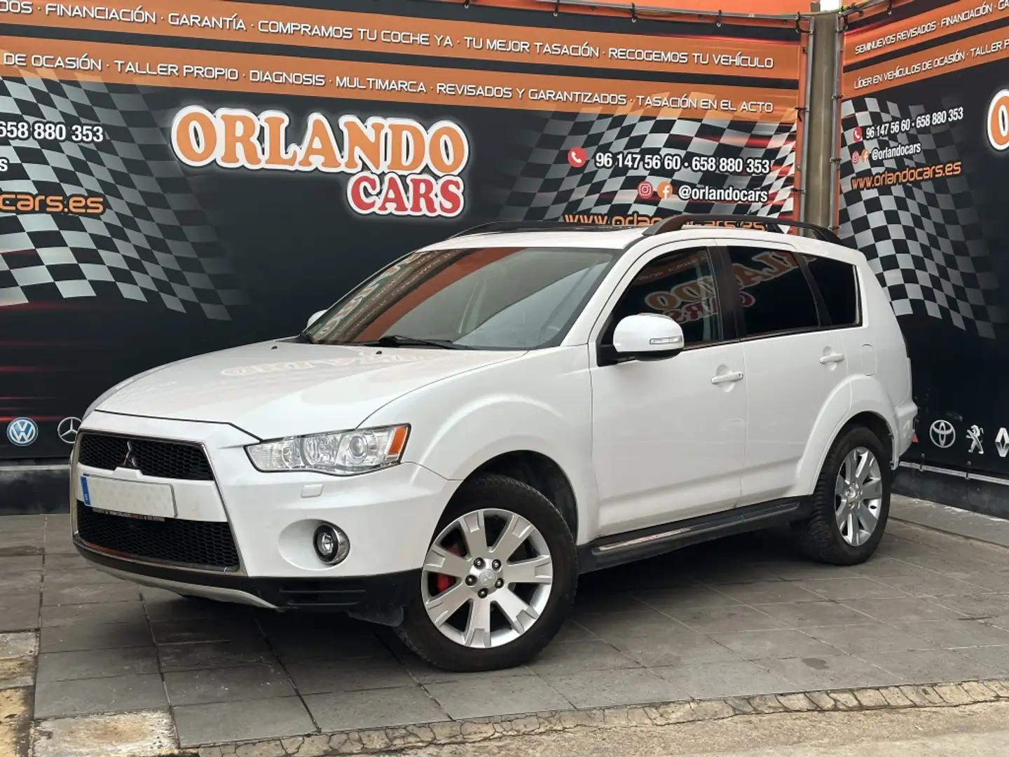 Mitsubishi Outlander 220DI-D Kaiteki SST Blanc - 1