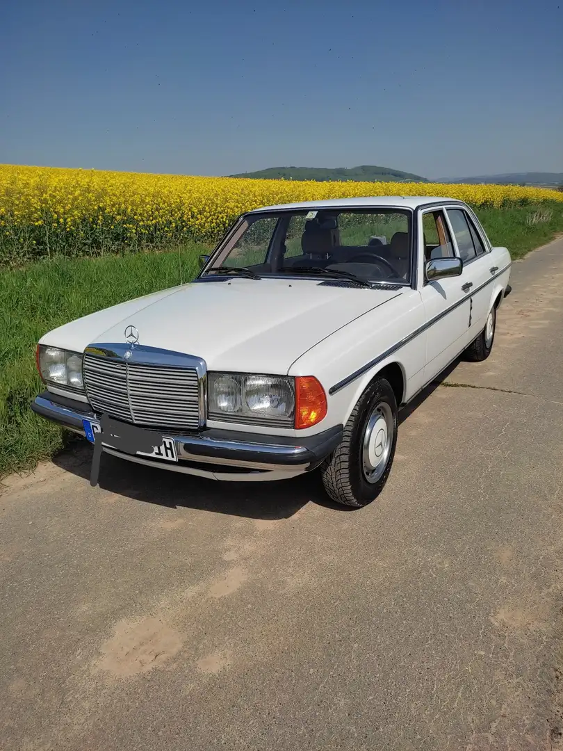 Mercedes-Benz 200 W123 Blanc - 2