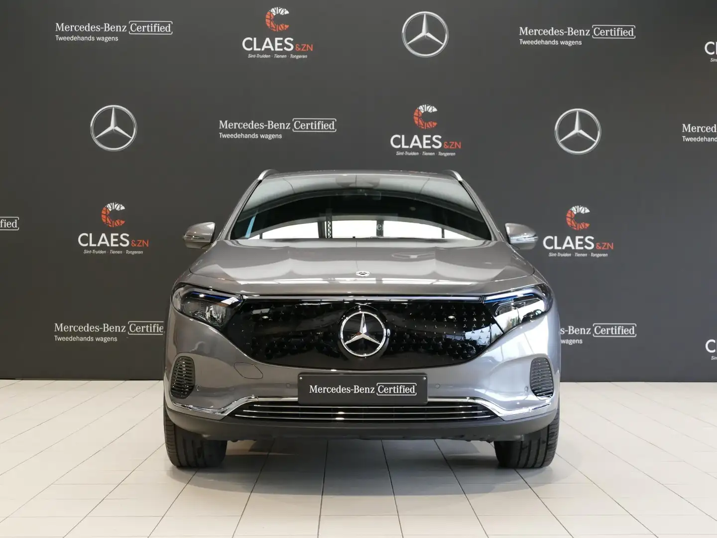 Mercedes-Benz EQA 300 4MATIC Luxury Line DOS 8220 Grau - 2
