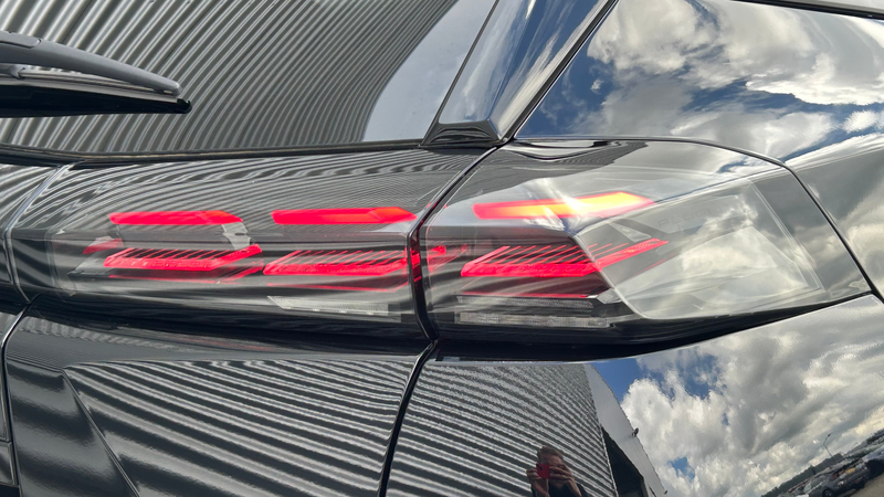 Peugeot e-2008 54KWH 156PK ALLURE AVANTAGE AUTOMAAT / NAVI / LEDE — photo 12
