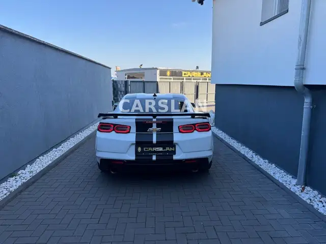 Chevrolet Camaro view 8