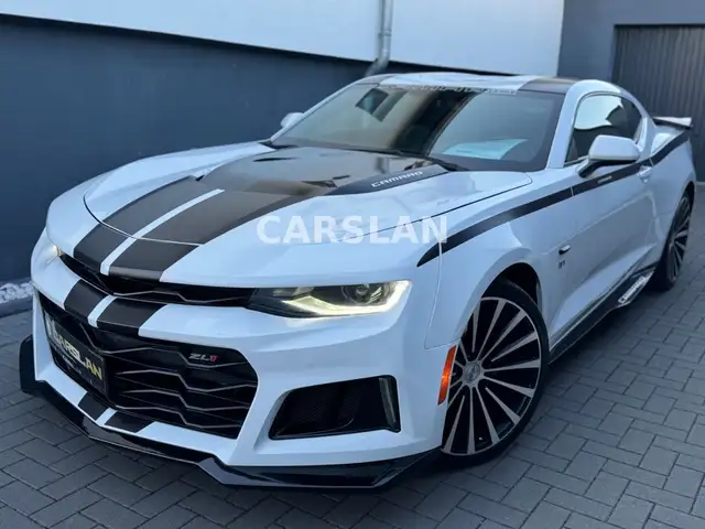 Chevrolet Camaro view 3