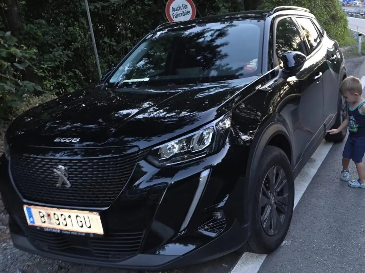 Peugeot 2008 BlueHDi 110 S, foto 3