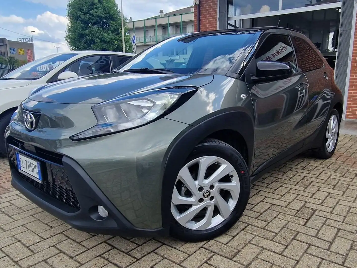 Toyota Aygo X 1.0 Trend 72cv PREZZO REALE Verde - 1