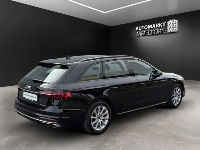 Audi A4 view 8