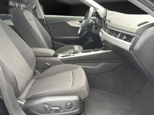 Audi A4 view 15