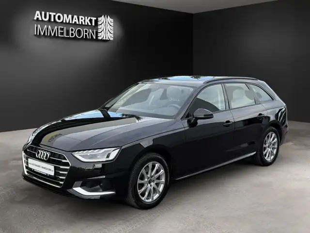 Audi A4 view 4