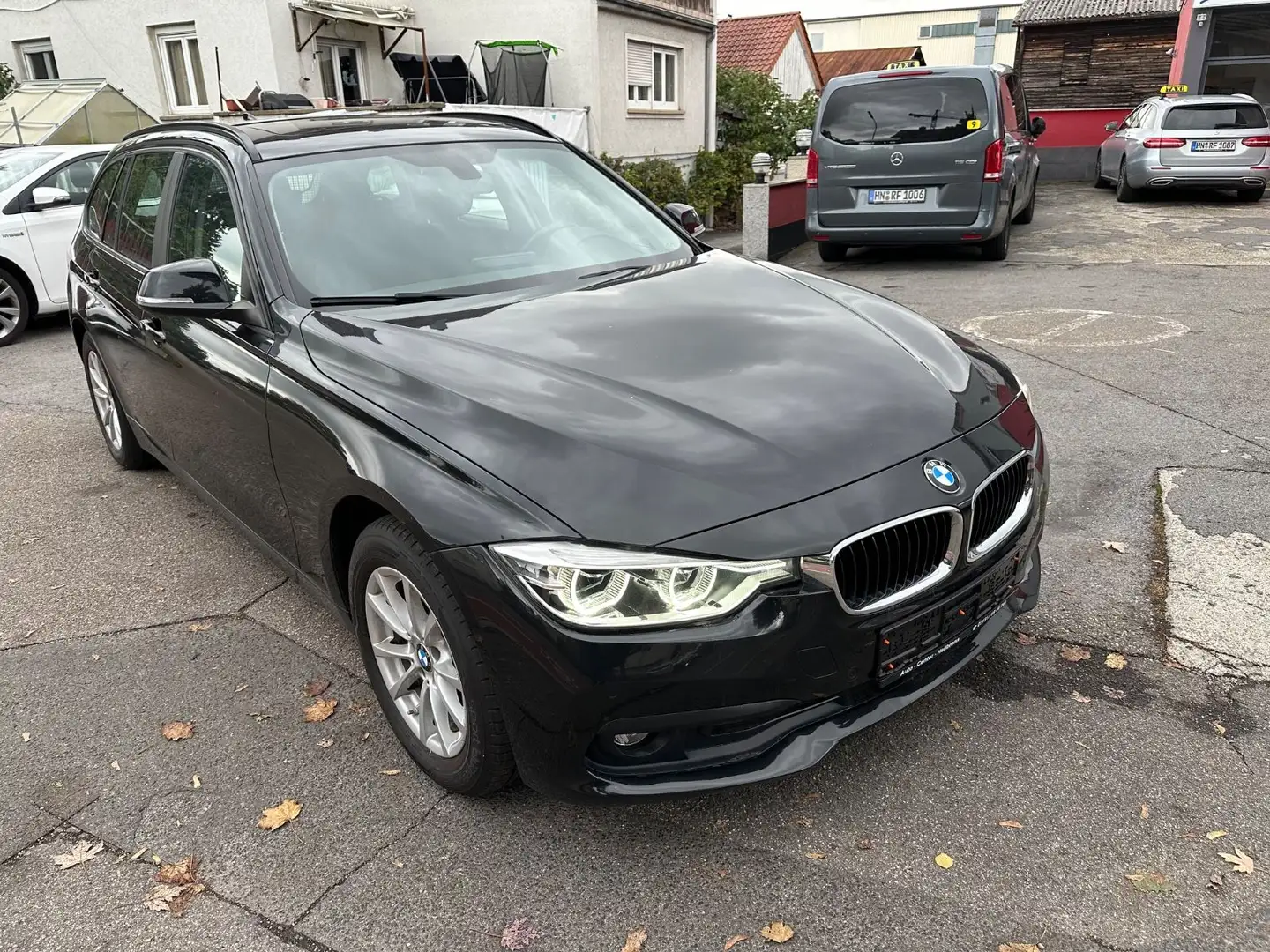 BMW 320 Baureihe 3 Touring 320 d Advantage/Navi/LED Noir - 1