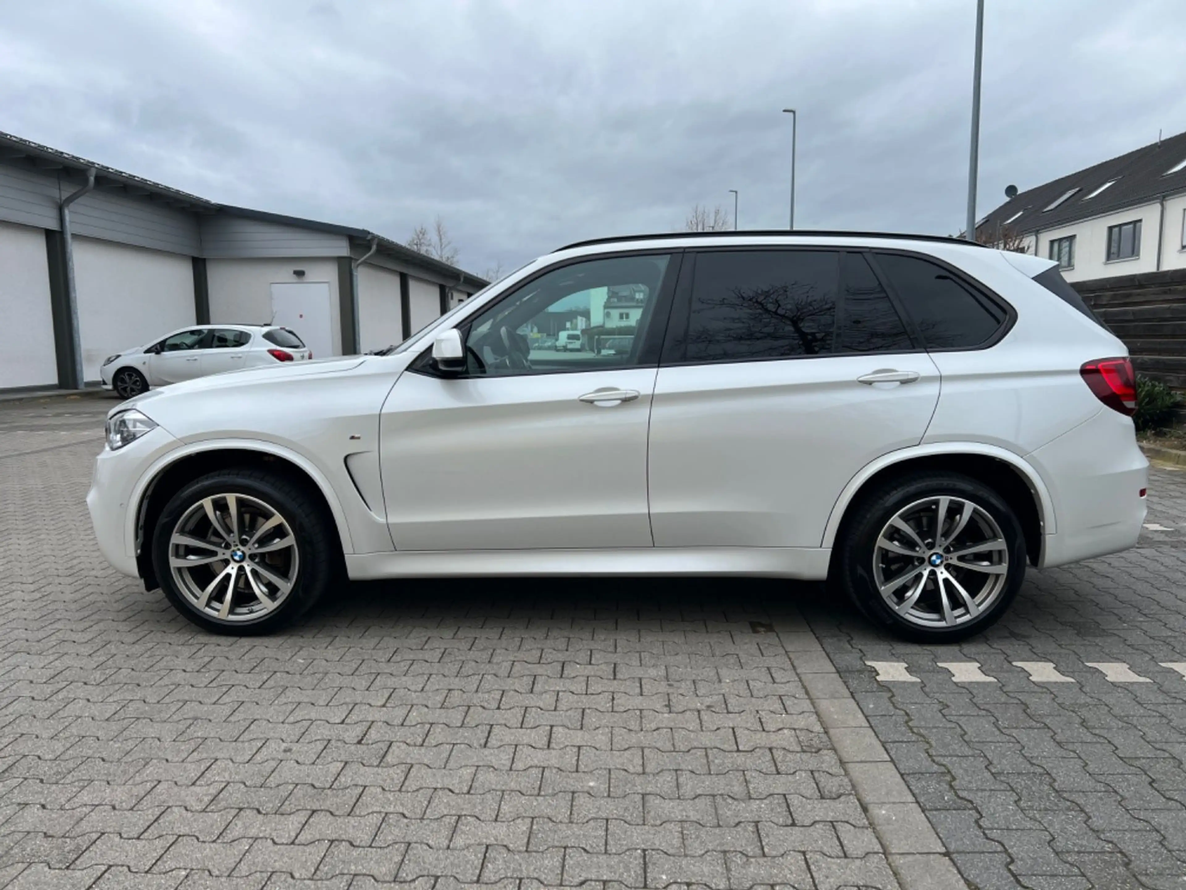 BMW X5 xDrive30d M Sportpaket PANO/HEAD-UP/KAMERA — photo 3