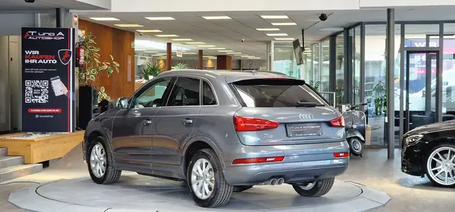 Audi Q3 view 6