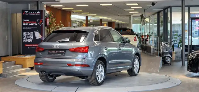 Audi Q3 view 7