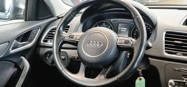 Audi Q3 view 13