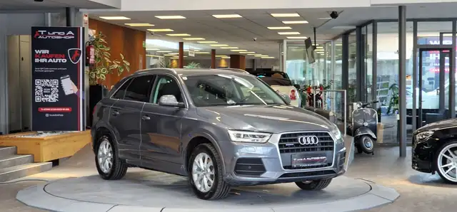 Audi Q3 view 3
