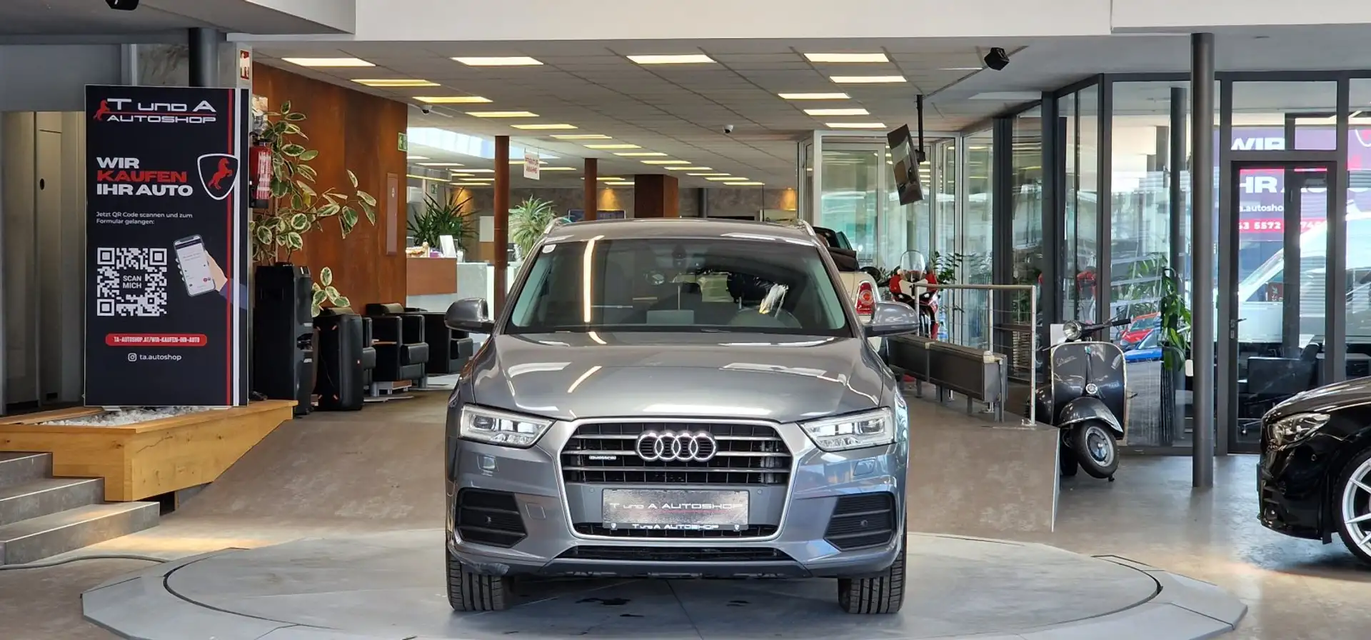 Audi Q3 2.0 TDI quattro S-Tronic *Navi*17Zoll*LED*Sitzheiz Grau - 2