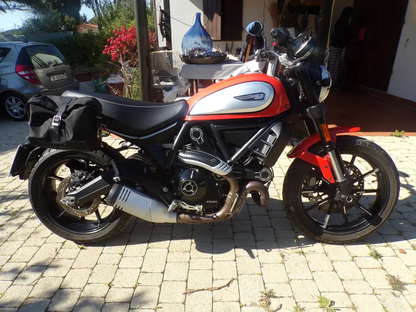 Ducati Scrambler 800 ICON Roşu - 1