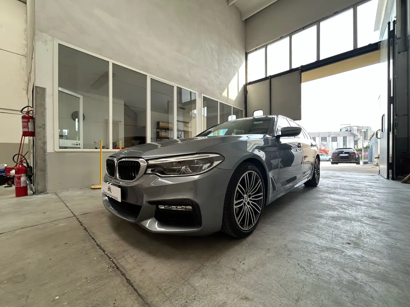 BMW 530 530 xdrive Automatico MSPORT "bollo scade 04/2026" Gris - 2