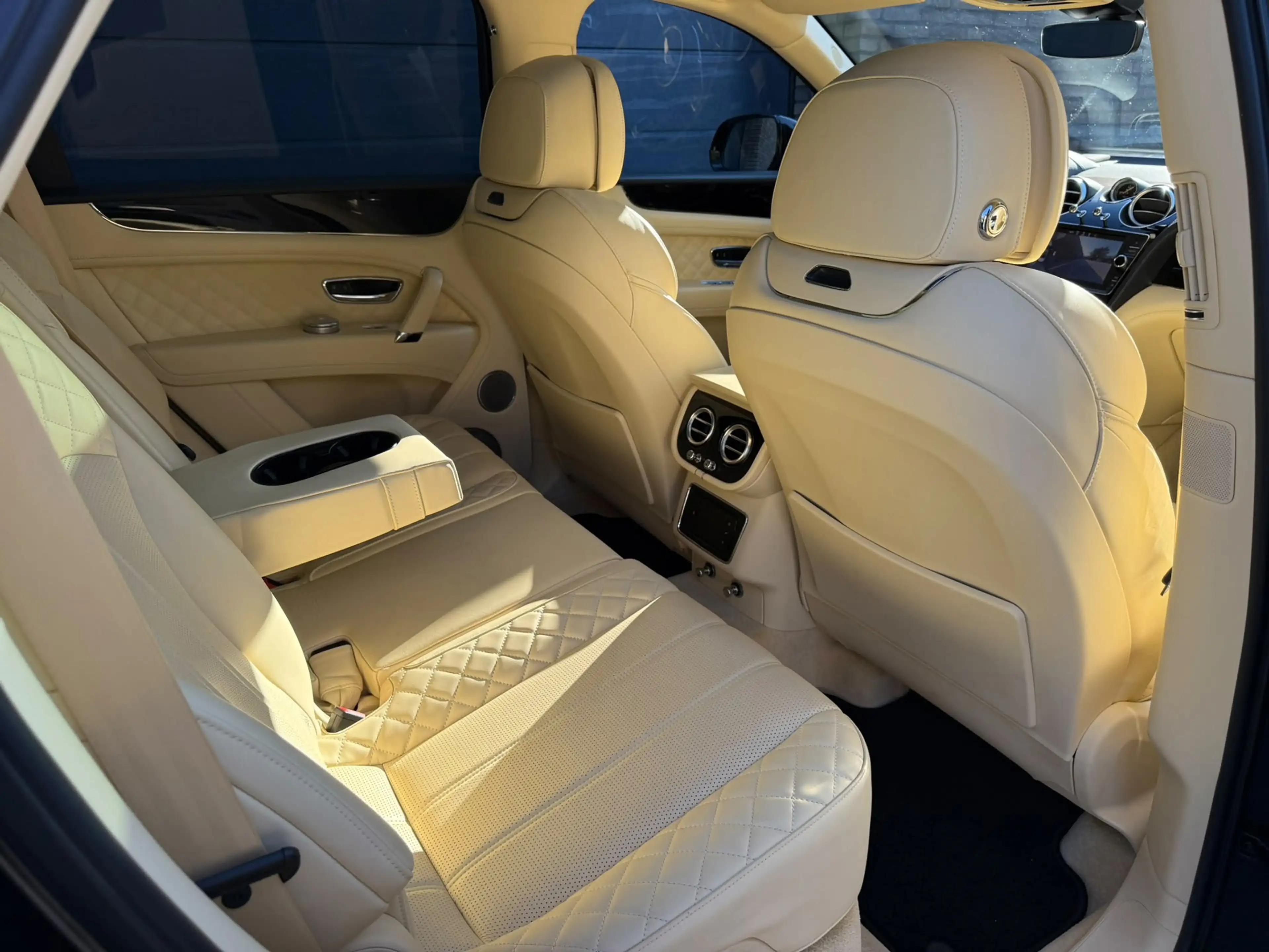 Bentley Bentayga 4.0 V8, Mulliner, NIEUWSTAAT!!, NAIM, 22'', DEALER — photo 15