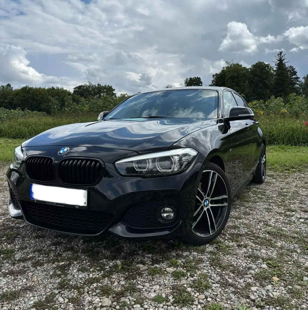 BMW 120 120 i Edition M Sport Shadow crna - 1