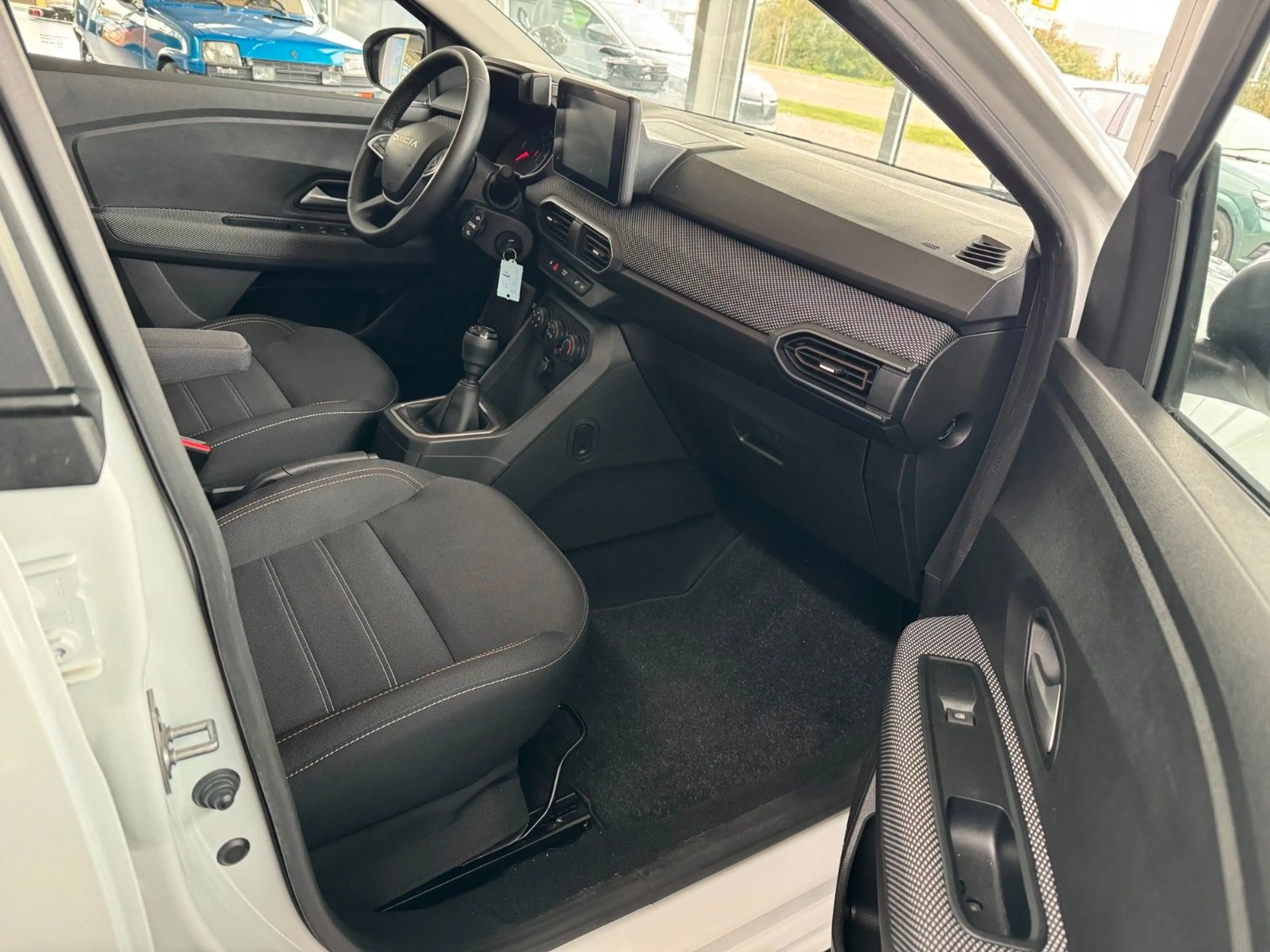 Dacia Sandero III Stepway Expression — photo 12