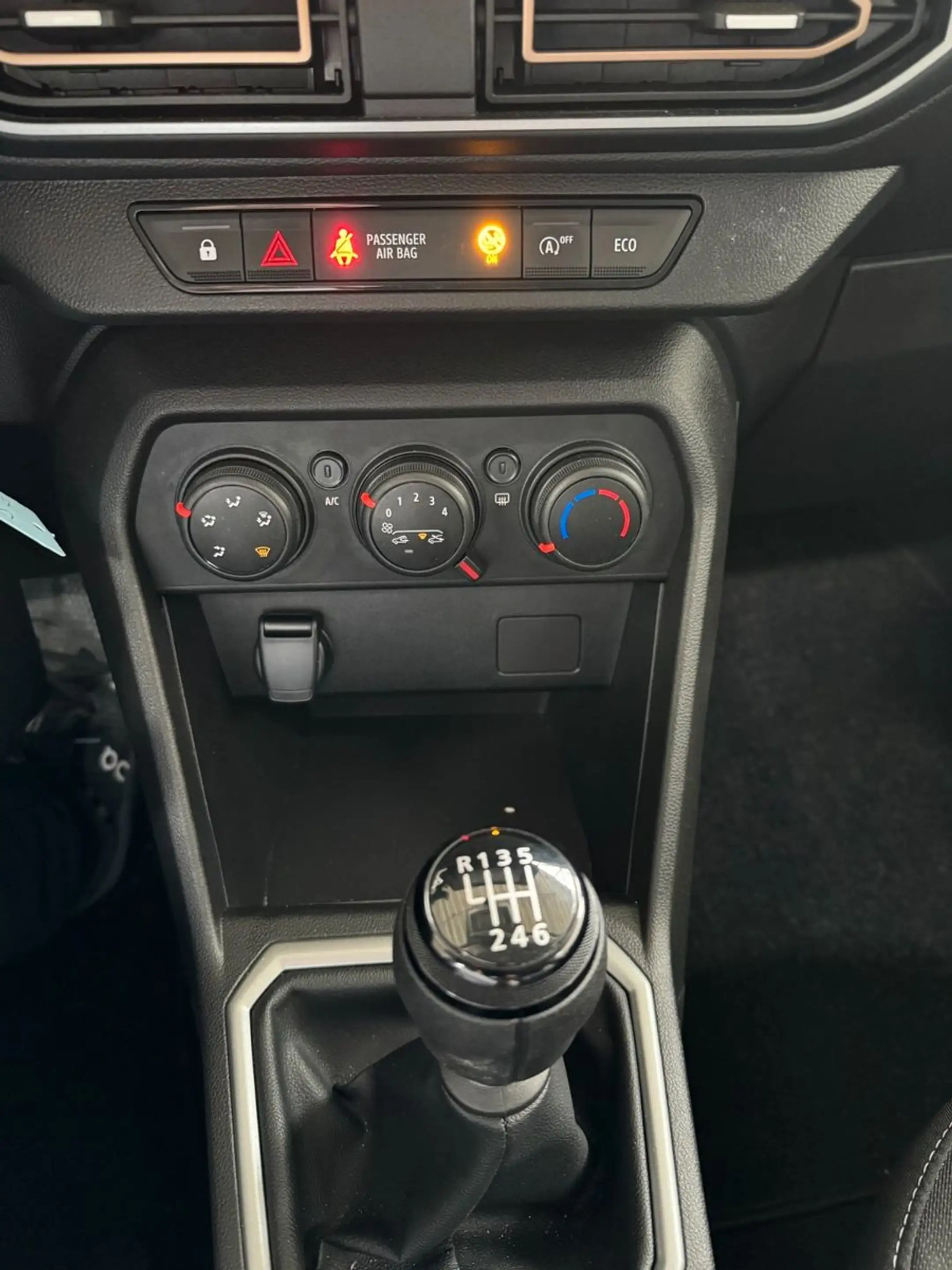 Dacia Sandero III Stepway Expression — photo 8