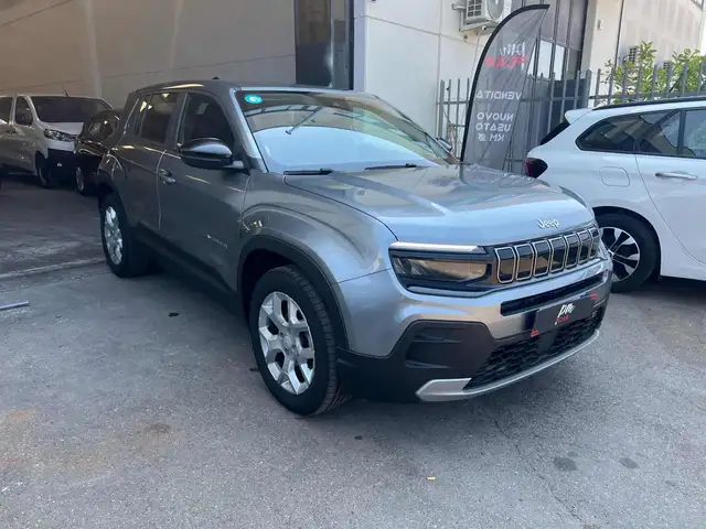 Jeep Avenger view 3