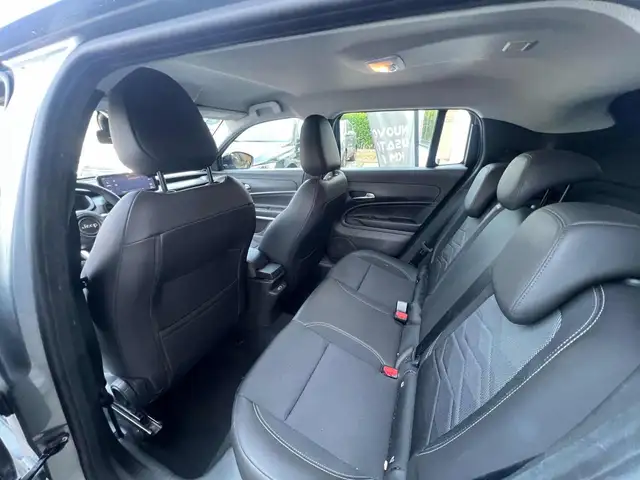 Jeep Avenger view 14
