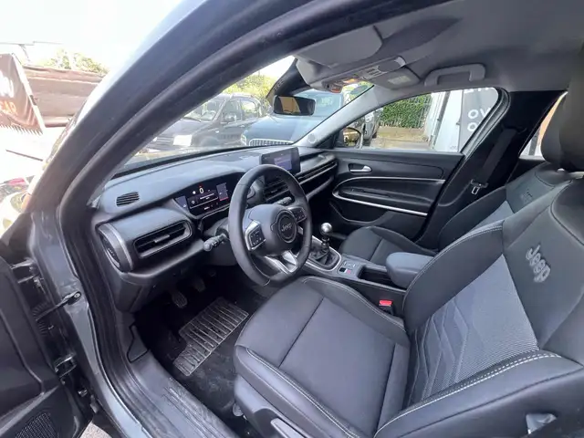 Jeep Avenger view 10
