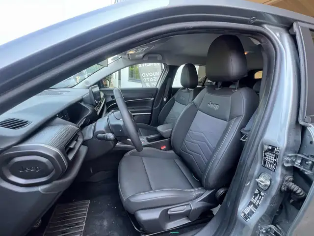 Jeep Avenger view 9
