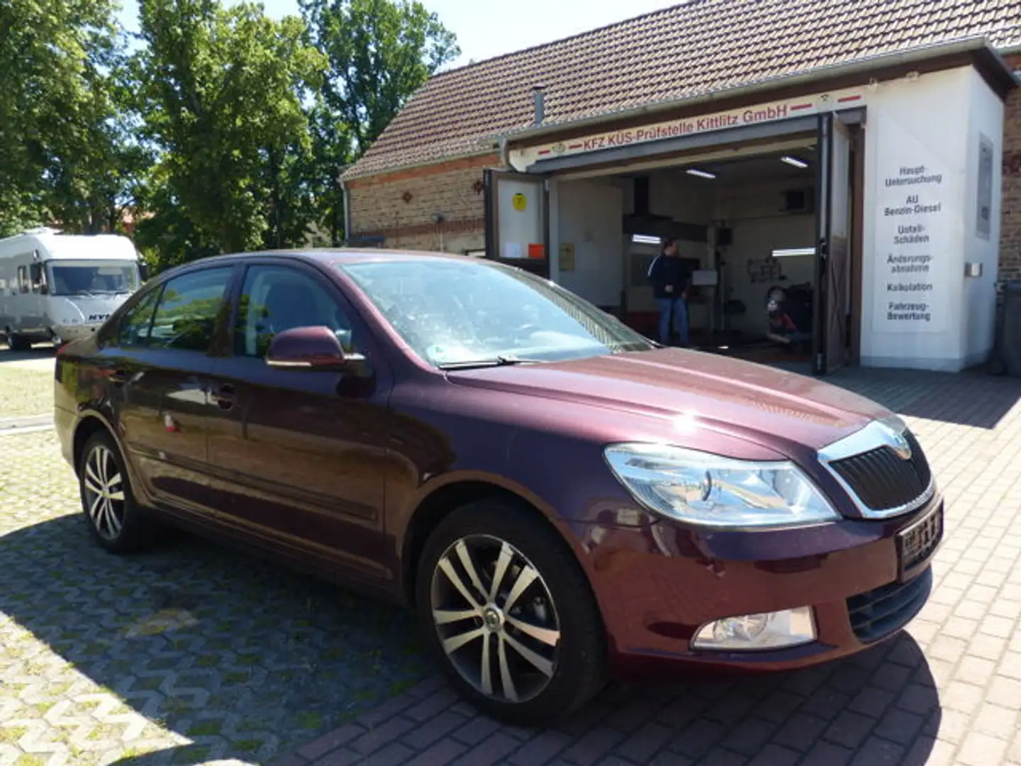 Skoda Octavia 1.8 Klimaaut., Sitzh.,Tempom. Touch-Navi - 2