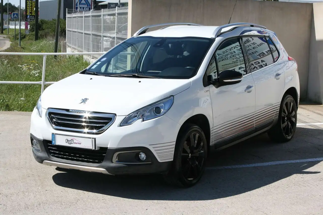 Peugeot 2008 1.2 PURETECH 130CH URBAN CROSS S\\u0026S