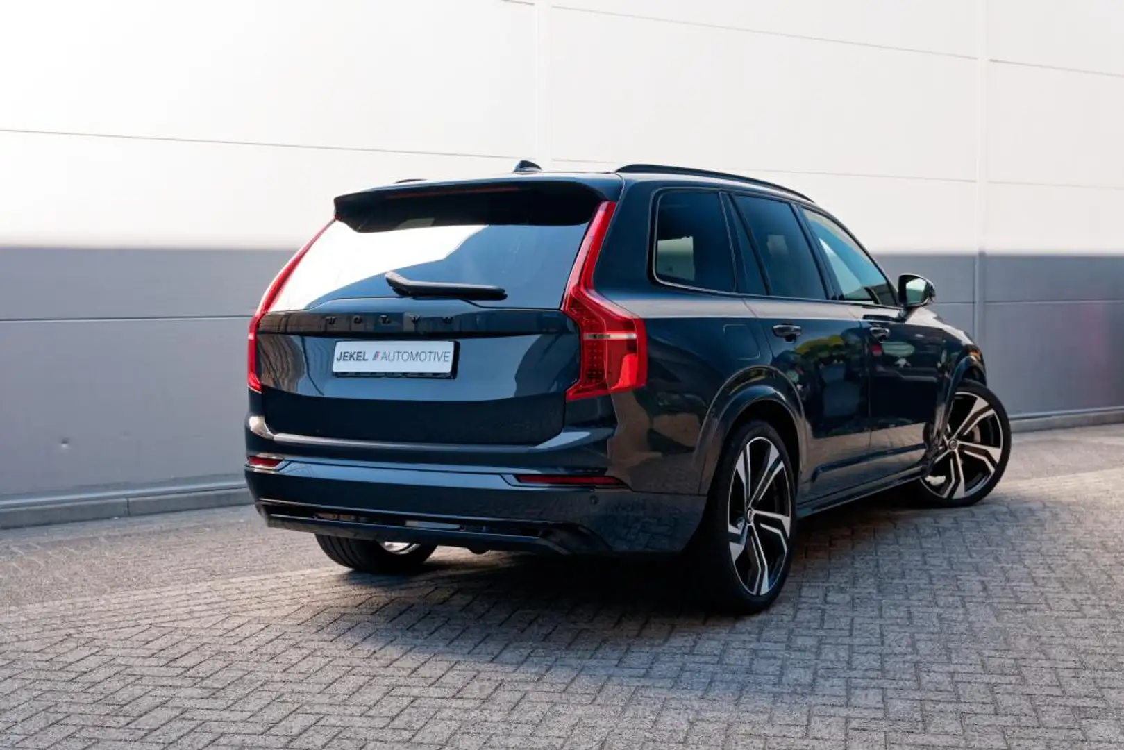 Volvo XC90 2.0 T8 Long Range AWD R-Design Full Option, Luchtv Grijs - 2