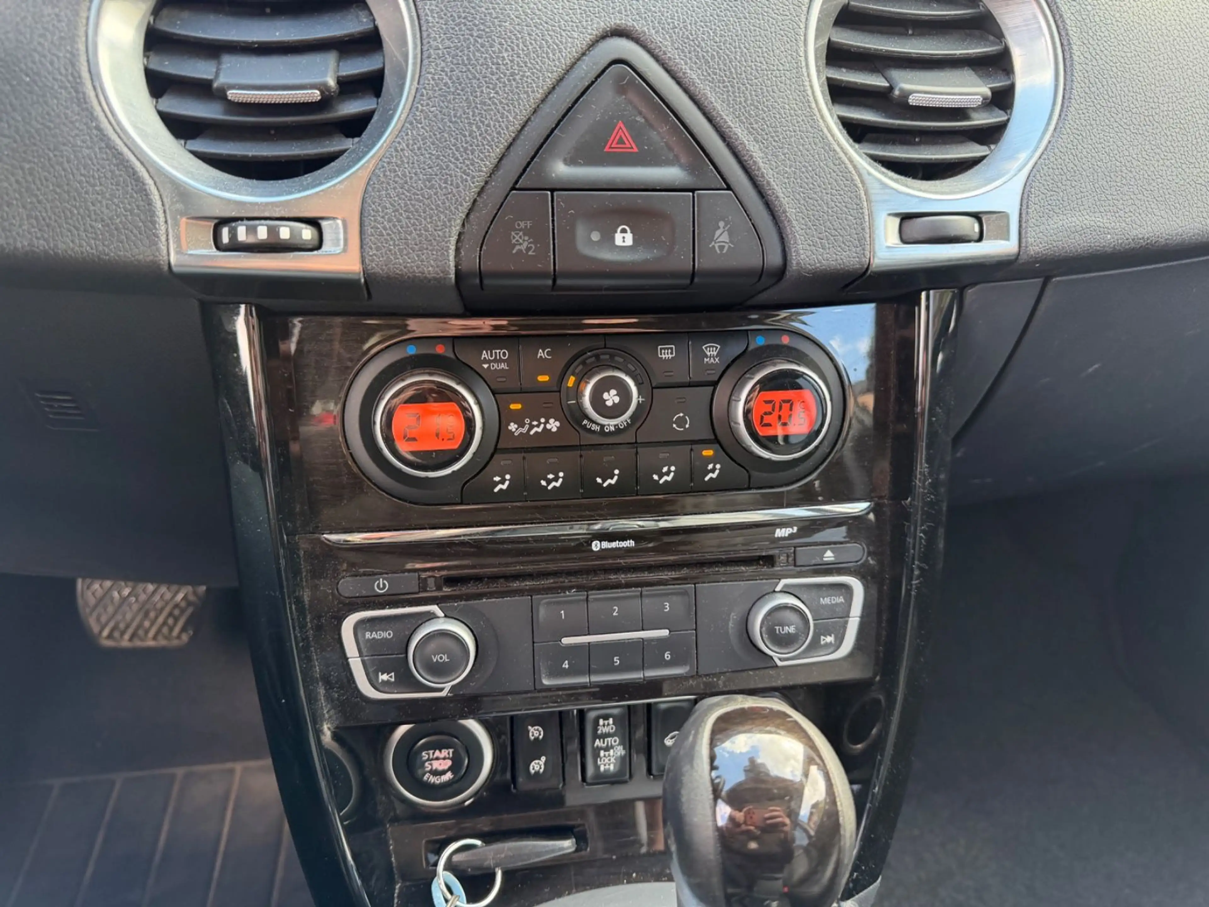 Renault Koleos Night&Day 4x4 Panorama Leder Navi AHK — photo 13