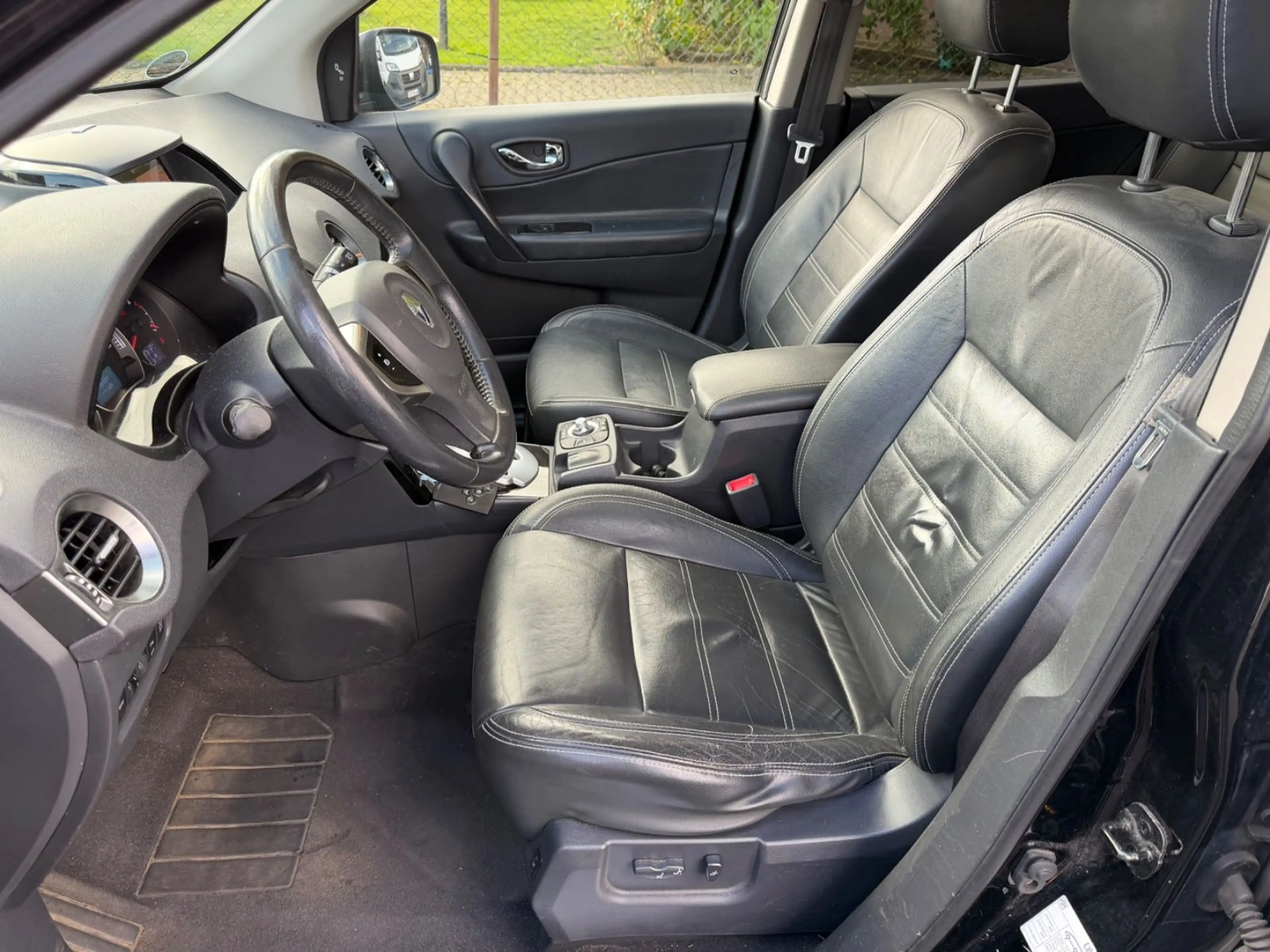 Renault Koleos Night&Day 4x4 Panorama Leder Navi AHK — photo 8