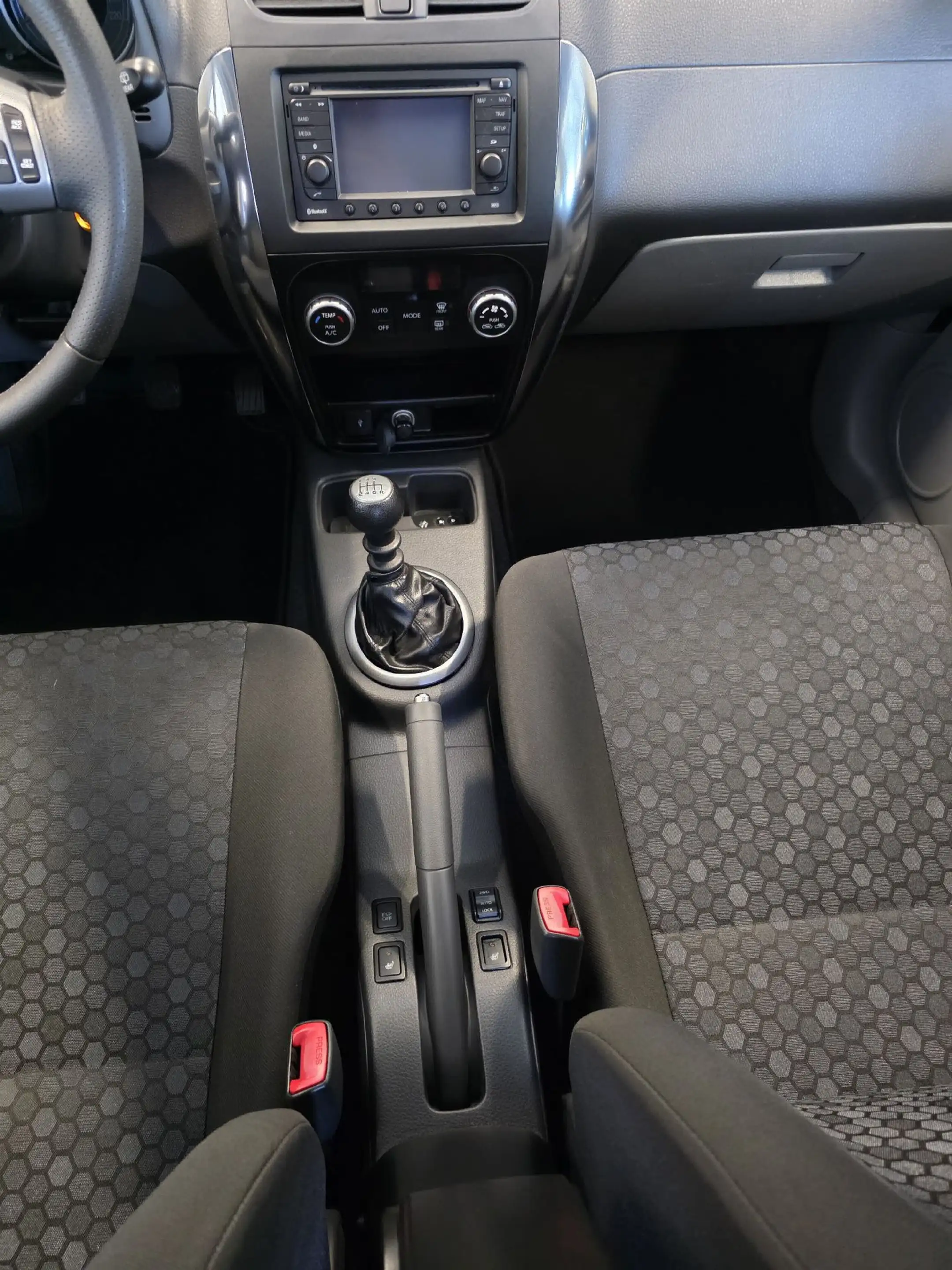 Suzuki SX4 Navigator GLX 4WD 2,0 — photo 11