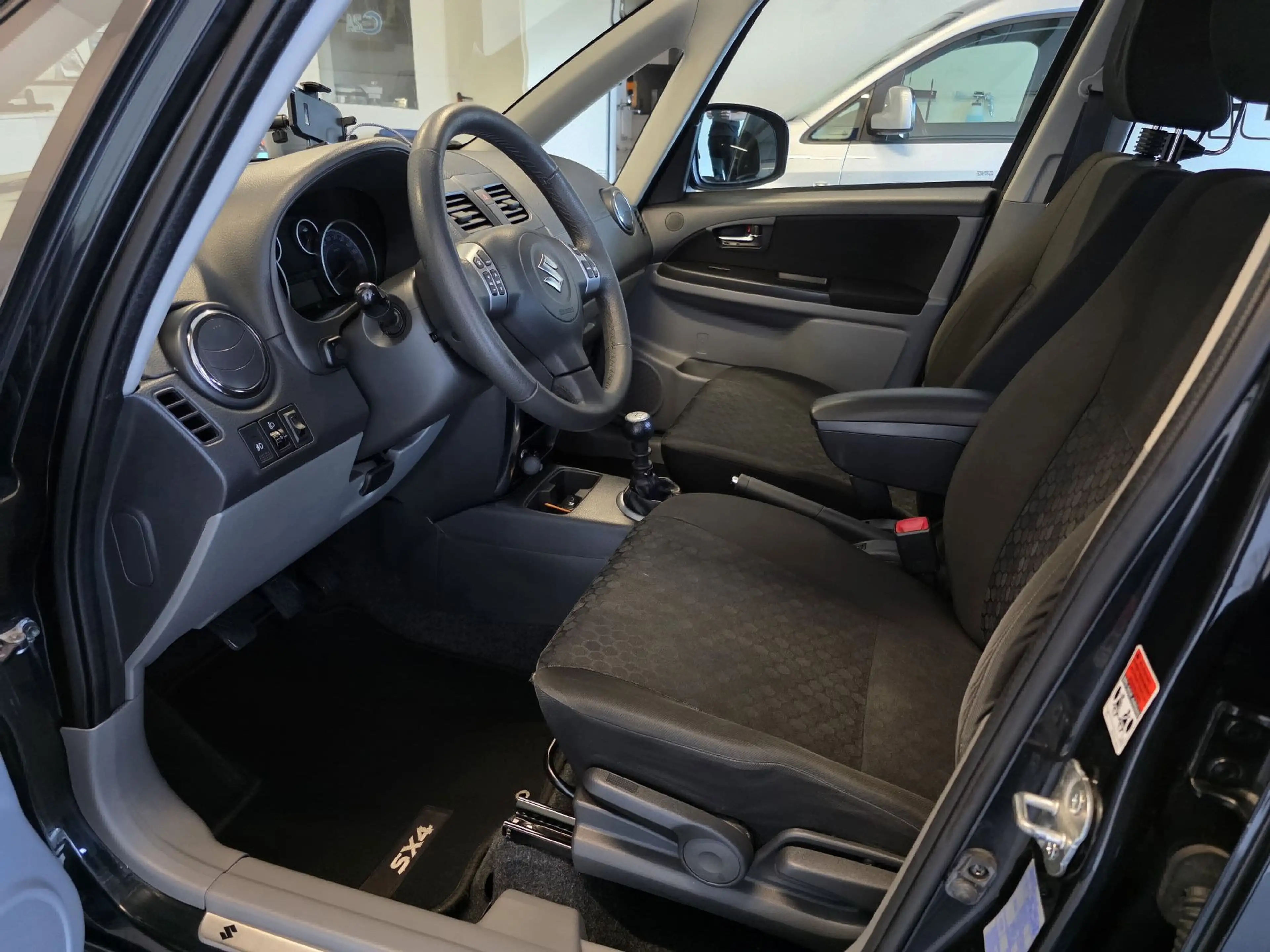 Suzuki SX4 Navigator GLX 4WD 2,0 — photo 8