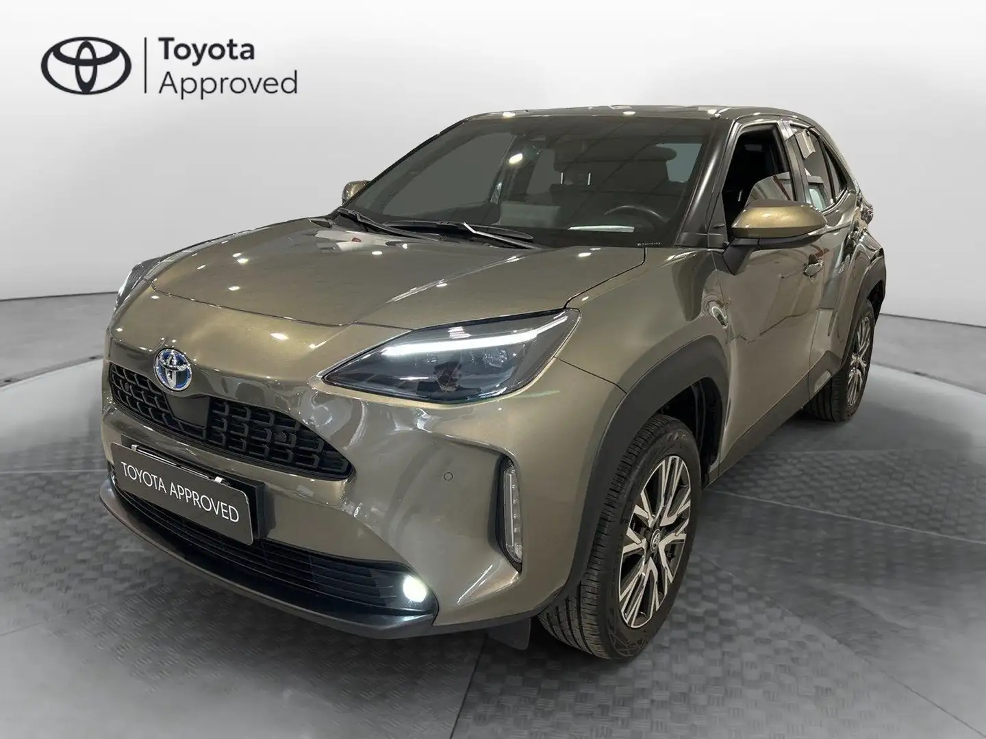 Toyota Yaris Cross 1.5 Hybrid 5p. E-CVT Trend Bronzo - 1