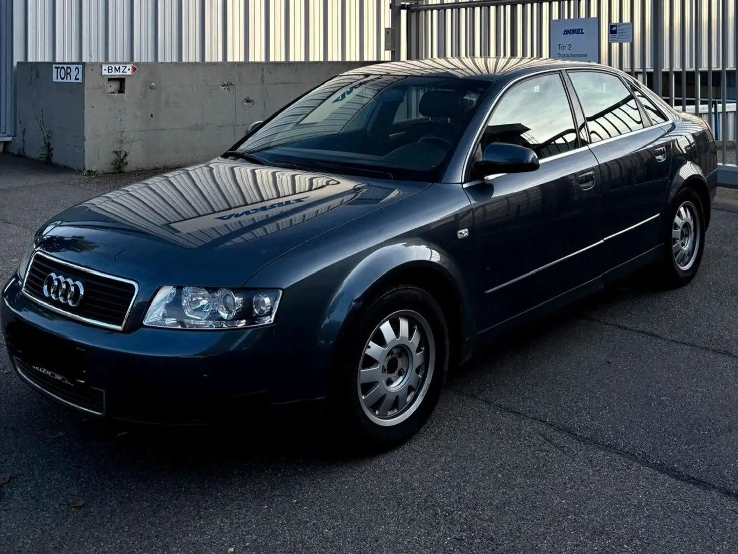 Audi A4 2.0/TÜV 10.2026/AHK/KLIMA/SHZ/KLIMA Grau - 2