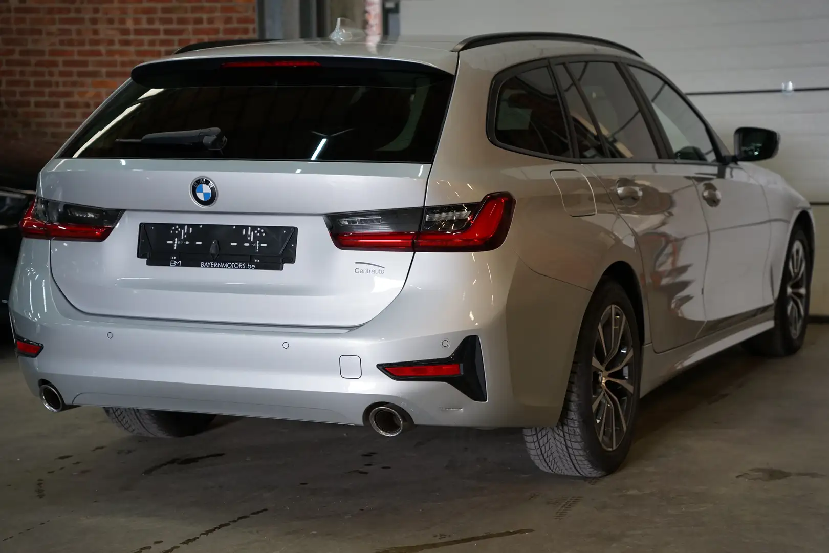 BMW 318 iA Automaat Benzine 93.000km 2020 Argent - 2