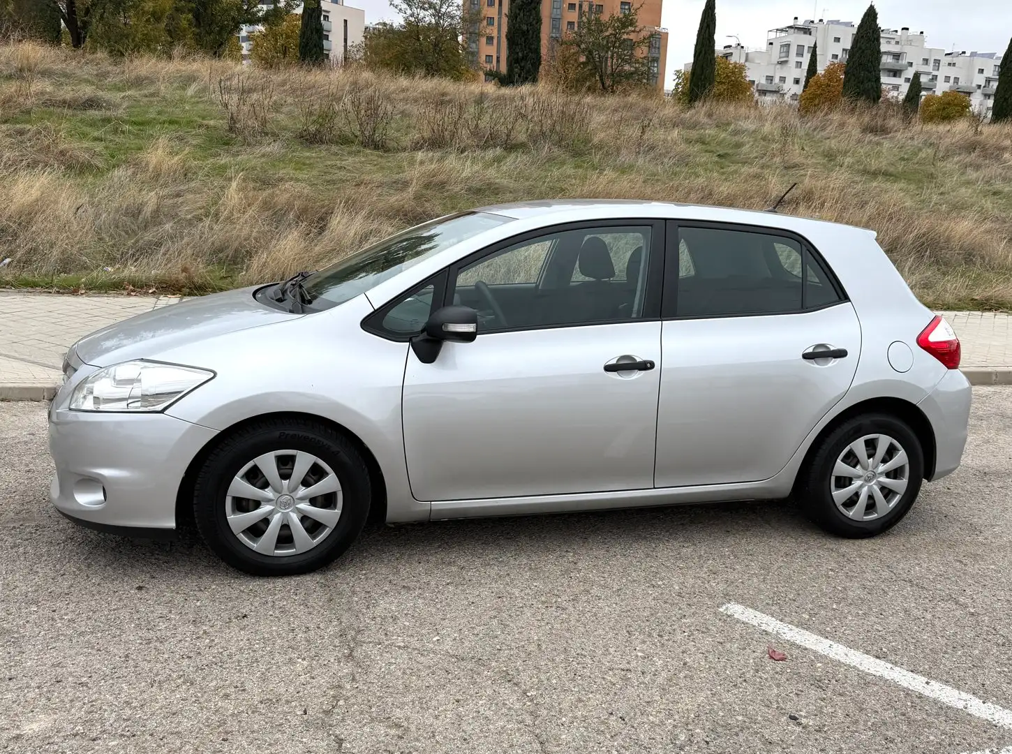 Toyota Auris Auris 90D Active Active Plateado - 2