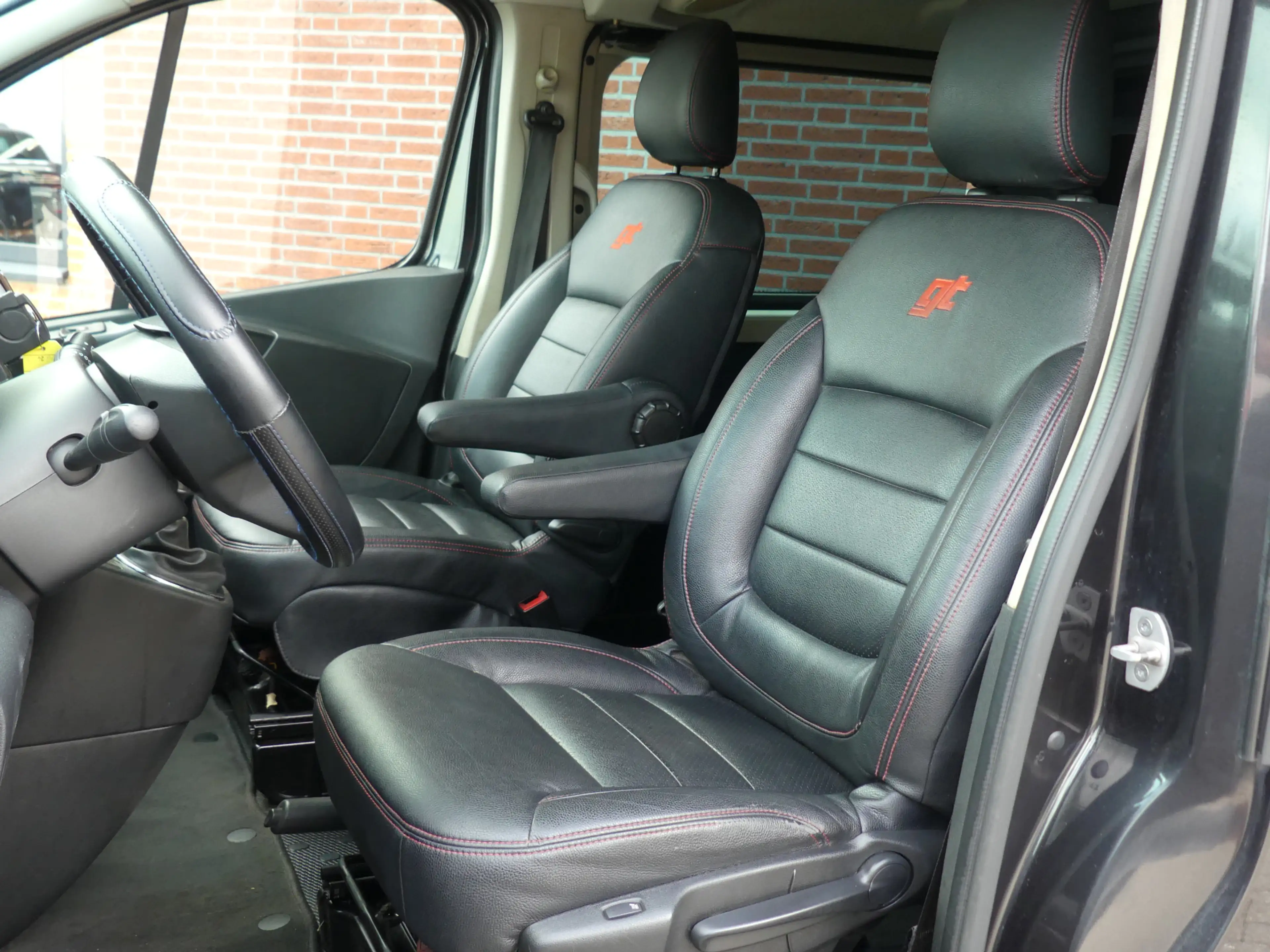 Opel Vivaro 1.6 CDTI 146PK Irmscher GT Dubbel Cabine/Dubbele s — photo 5