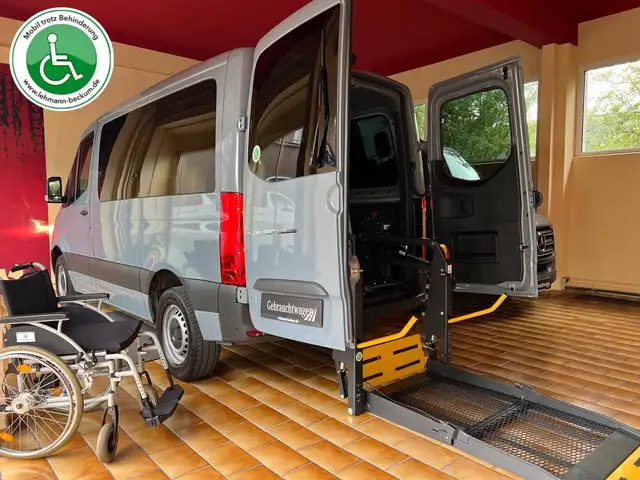 Mercedes-Benz Sprinter Tourer Autom. Rolliplatz-Beifahrer Rollstuhl-Lift