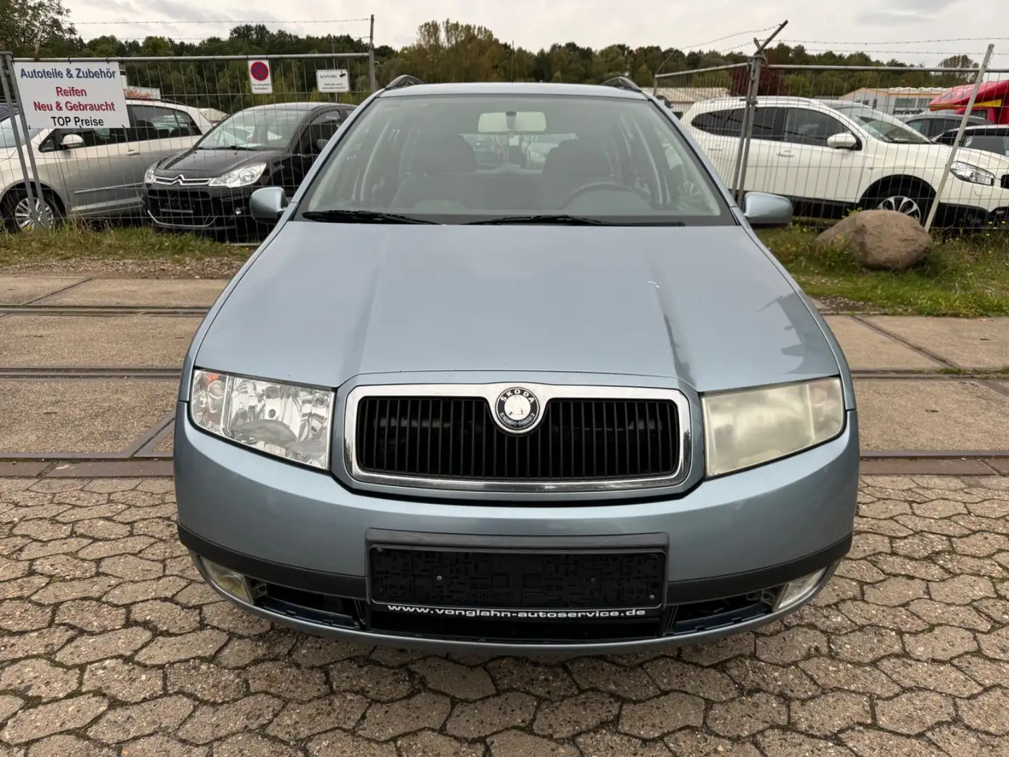 Skoda Fabia Combi 1,9 TDI*Klima*AHK*Allwetter* Modrá - 2