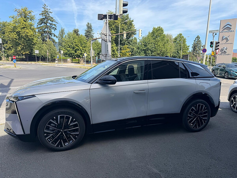 DS Automobiles N°7 DS N7 230 PS FWD E-TENSE ETOILE