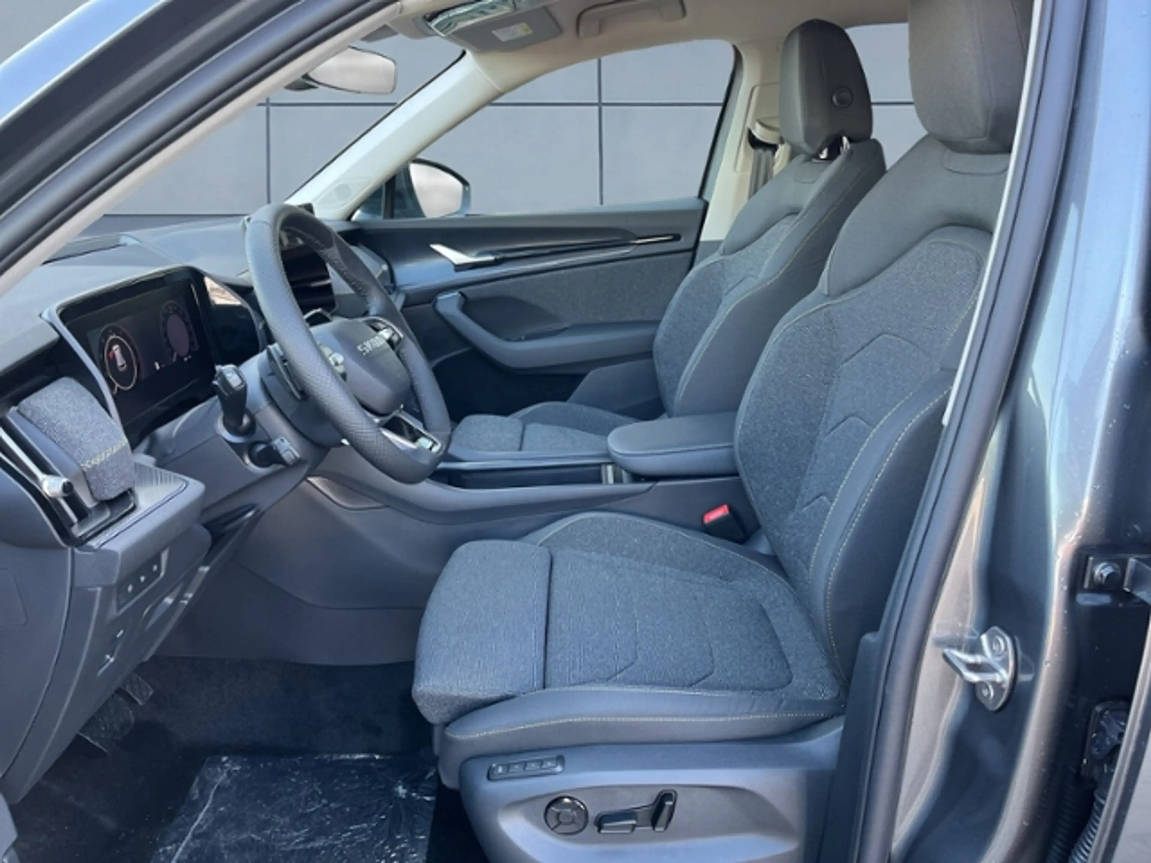 Skoda Kodiaq 2.0 TDI 150 PS DSG Selection AHK LED ACC NAVI KES — photo 6