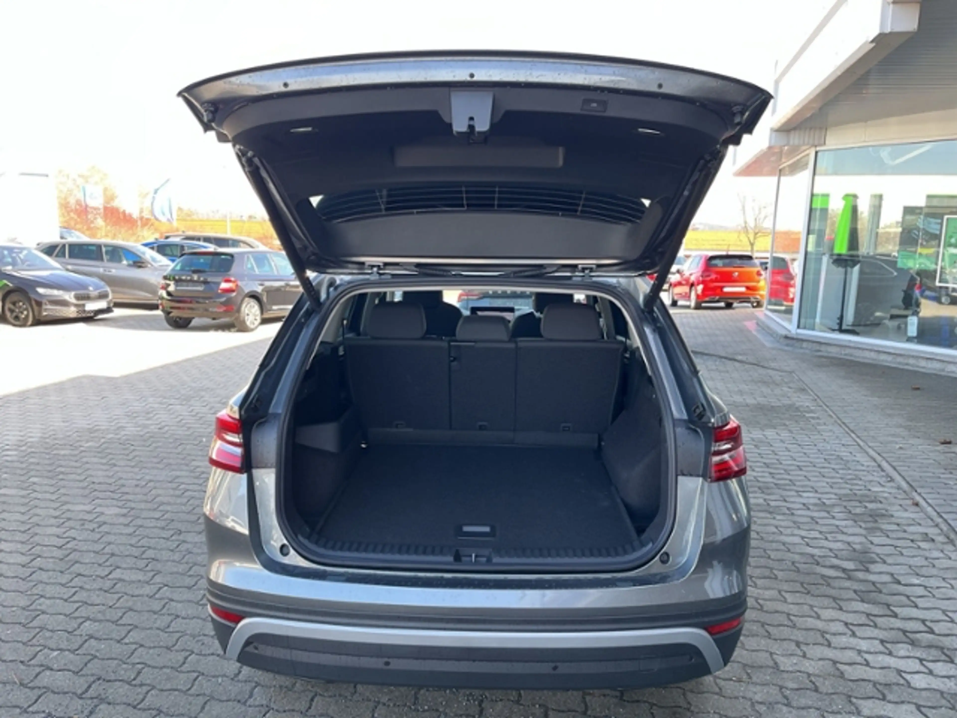 Skoda Kodiaq 2.0 TDI 150 PS DSG Selection AHK LED ACC NAVI KES — photo 9