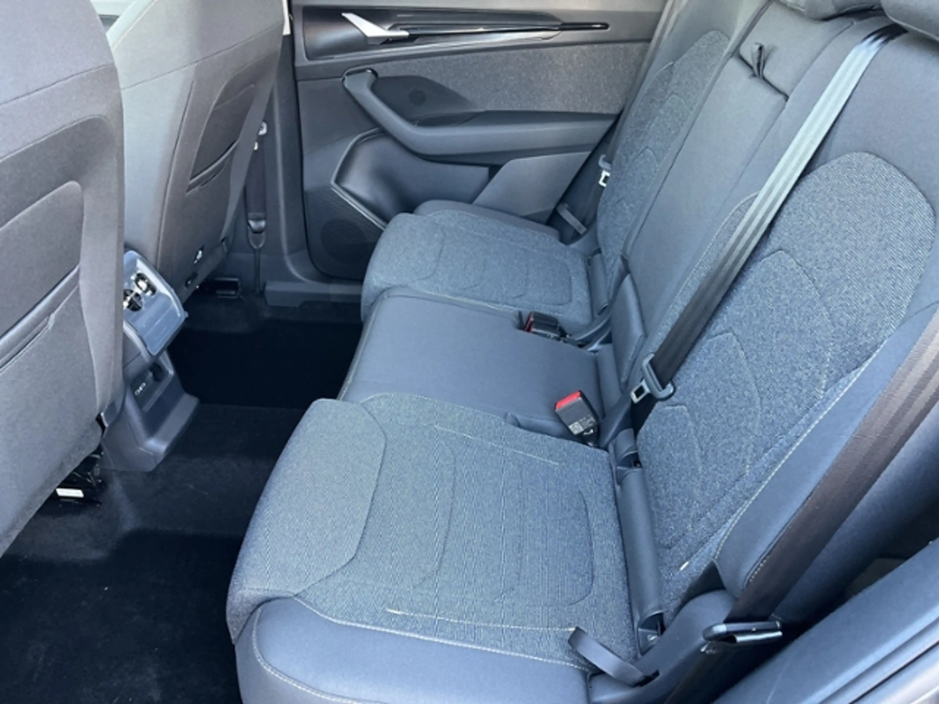 Skoda Kodiaq 2.0 TDI 150 PS DSG Selection AHK LED ACC NAVI KES — photo 11