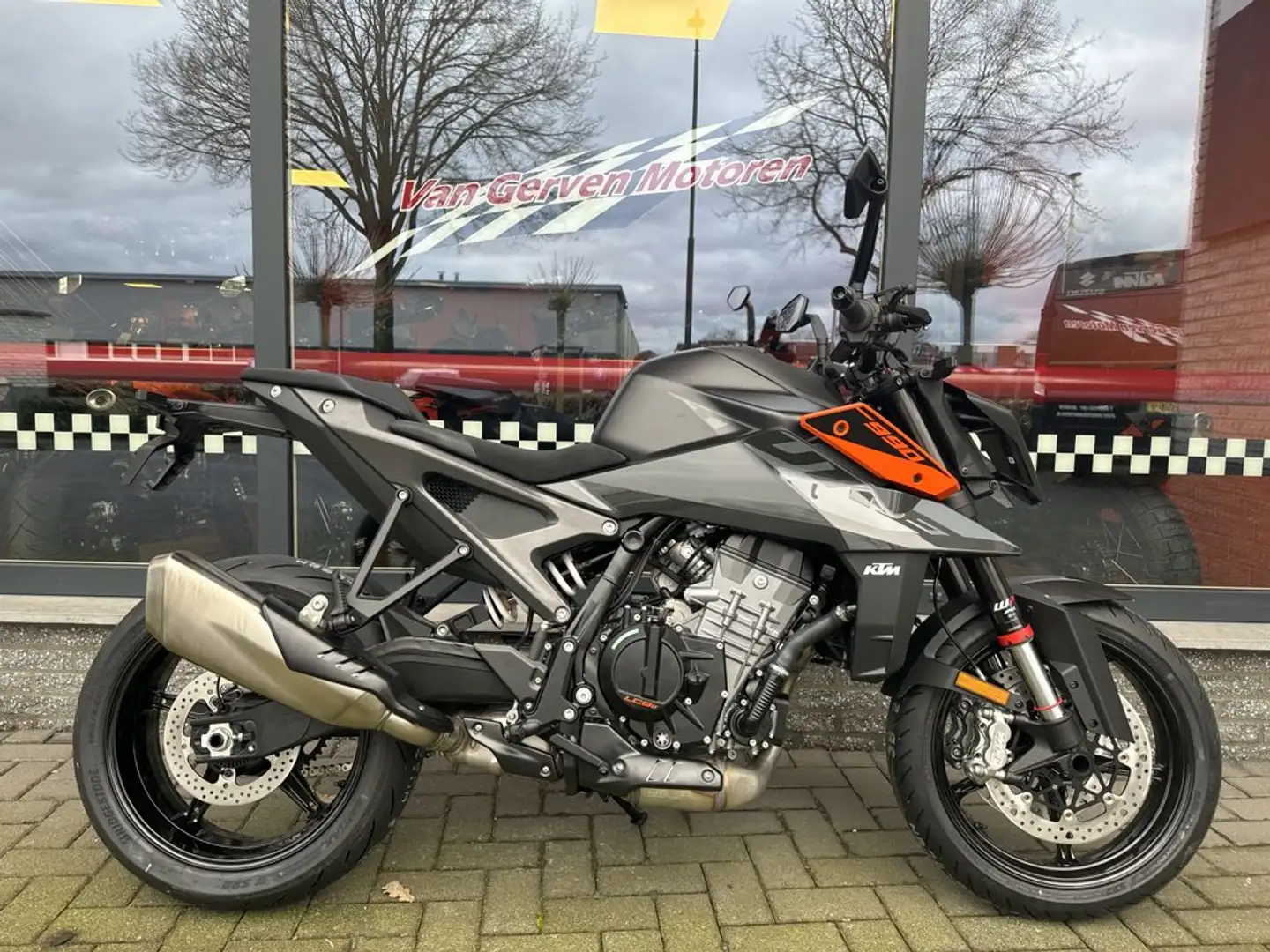 KTM 990 DUKE - 1