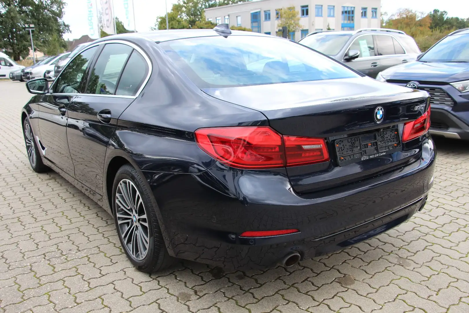 BMW 530 i Limousine Sport Line  Harman /Kardon Blau - 2